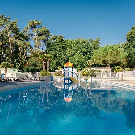 Aquatique Club La Pinede Kemping