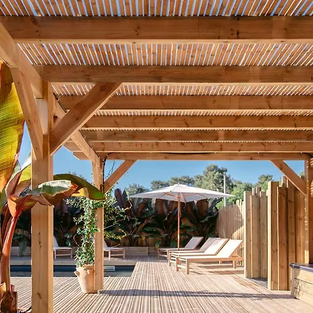 Aquatique Club La Pinede 4*